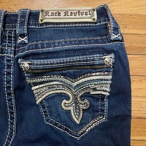 {Rock Revival} Mid Rise Skinny Jeans
